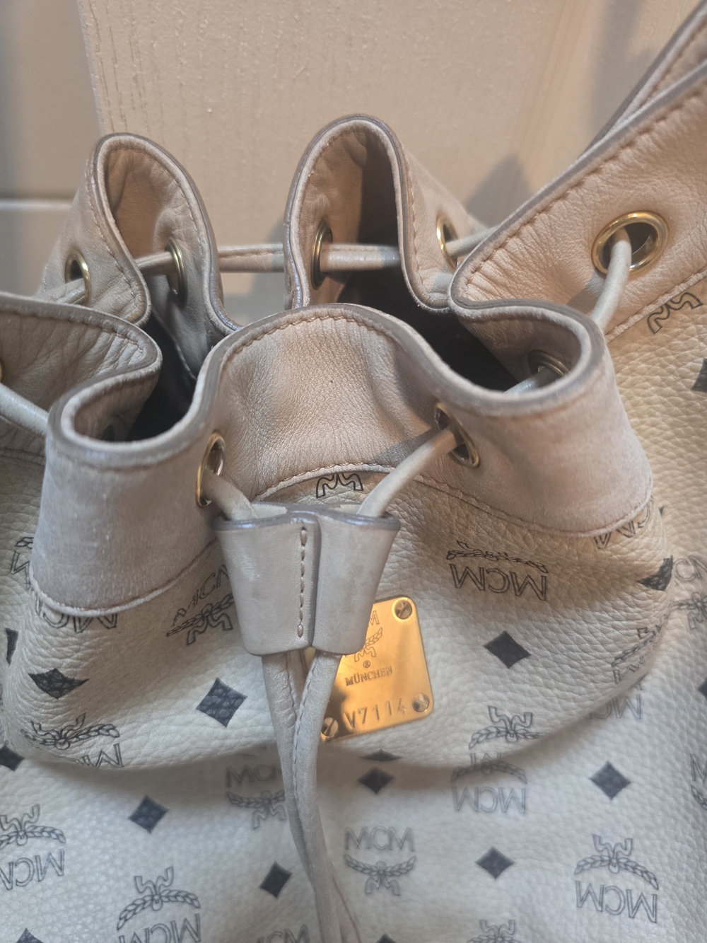 MCM Beige Leather Drawstring Bucket Bag - Picture 13 of 16